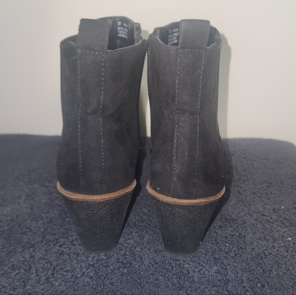 Aerosoles Beki Black Suede Wedge Ankle Boots Ladies Size 7. - Picture 3 of 7